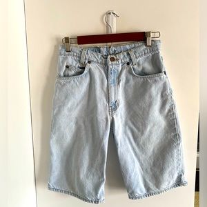 Vintage 1995 Levi’s 550 Student Size 29 Jean Shorts